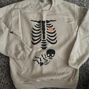 Pregnant skeleton crewneck